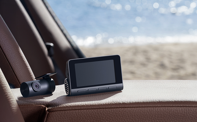 Kamera samochodowa z wyświetlaczem - postaw na wygodę i podgląd na żywo?